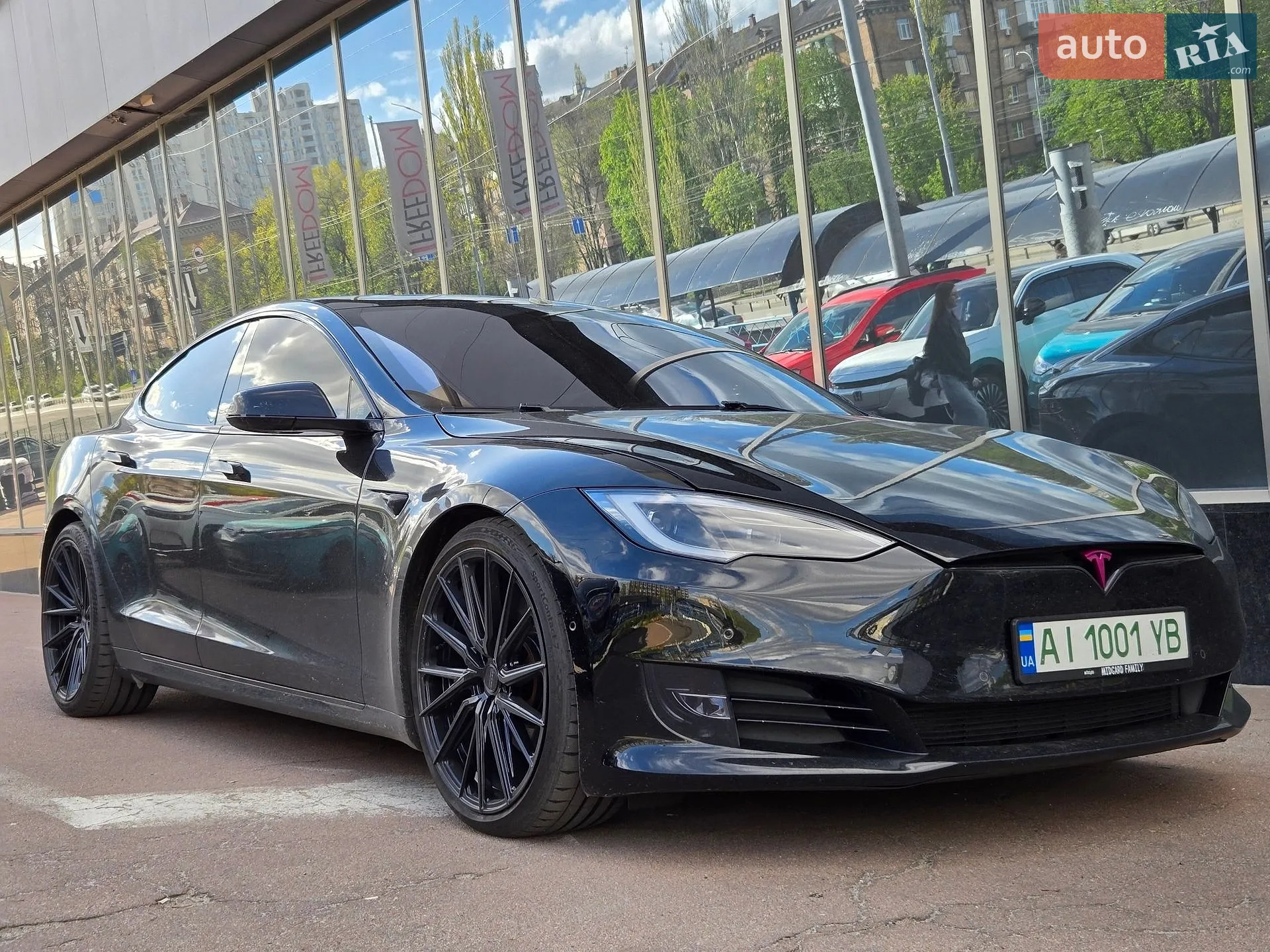 2019 Tesla Model S - фото 1