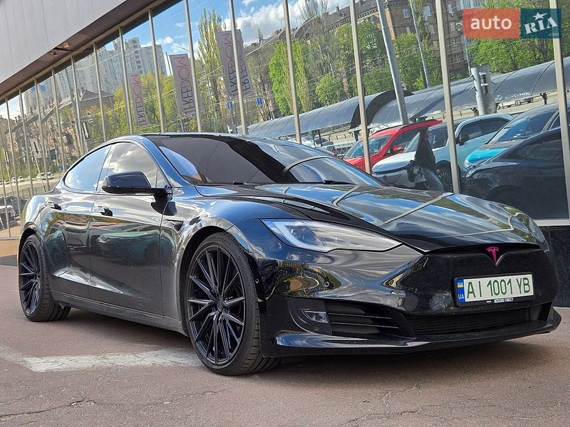 Tesla Model S 2019