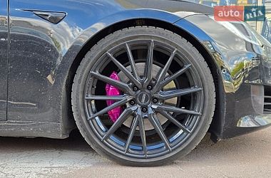 Лифтбек Tesla Model S 2019 в Киеве
