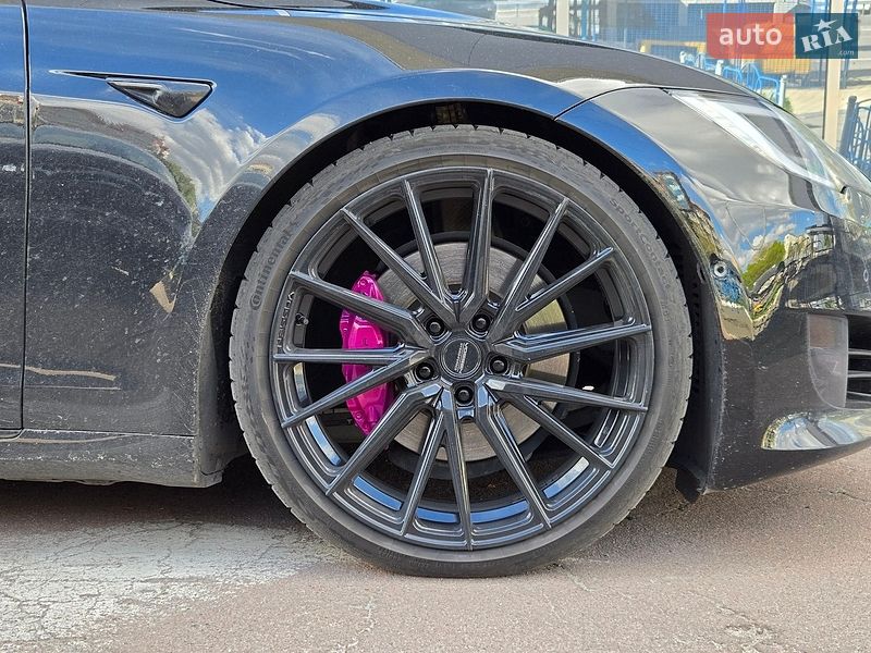 Лифтбек Tesla Model S 2019 в Киеве