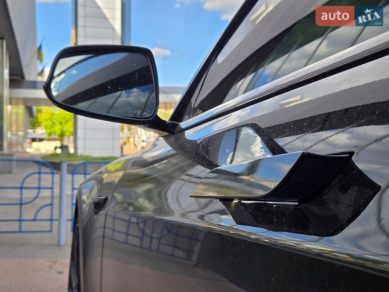 Лифтбек Tesla Model S 2019 в Киеве