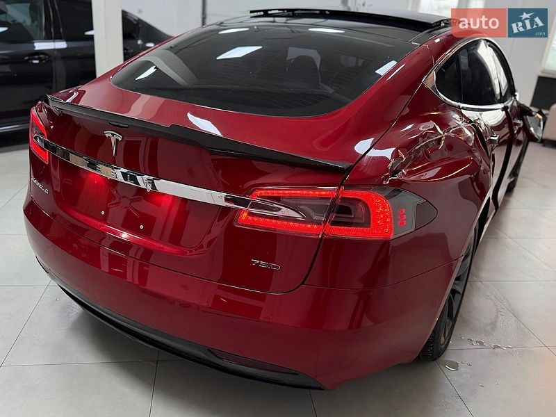 Лифтбек Tesla Model S 2020 в Дрогобыче