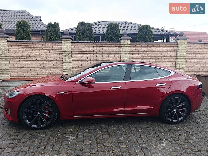 Лифтбек Tesla Model S 2019 в Житомире