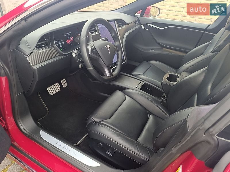 Лифтбек Tesla Model S 2019 в Житомире