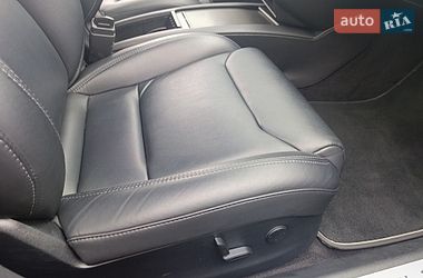 Лифтбек Tesla Model S 2019 в Житомире