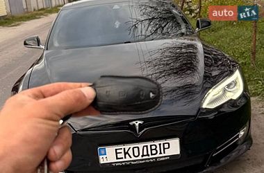 Ліфтбек Tesla Model S 2015 в Києві