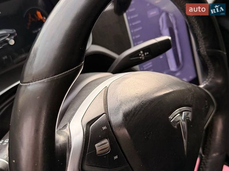 Лифтбек Tesla Model S 2015 в Киеве