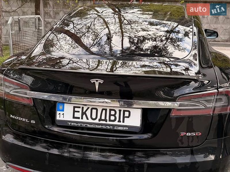 Лифтбек Tesla Model S 2015 в Киеве