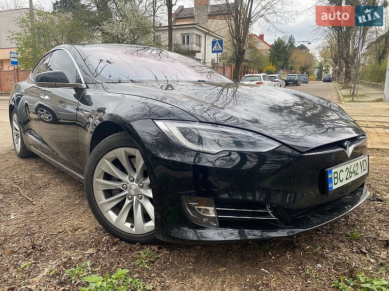 Tesla Model S 2018