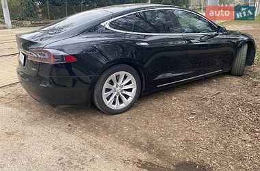 Лифтбек Tesla Model S 2018 в Львове