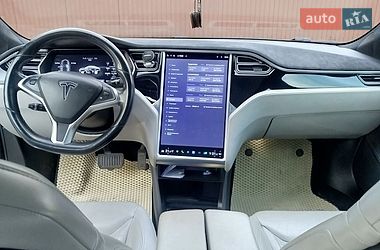 Лифтбек Tesla Model S 2015 в Броварах