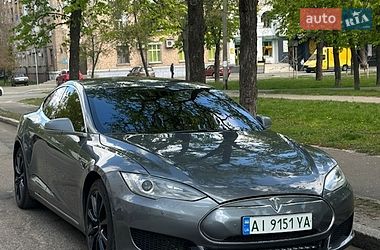 Ліфтбек Tesla Model S 2013 в Києві