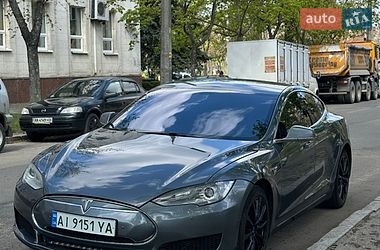 Лифтбек Tesla Model S 2013 в Киеве
