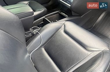 Ліфтбек Tesla Model S 2015 в Чернівцях