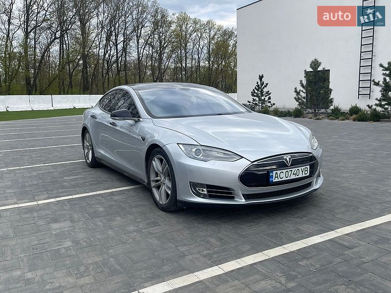 Лифтбек Tesla Model S 2012 в Луцке