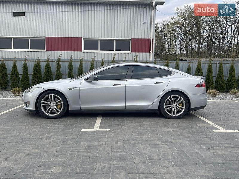 Лифтбек Tesla Model S 2012 в Луцке