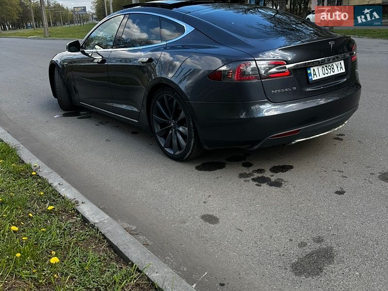 Лифтбек Tesla Model S 2016 в Харькове