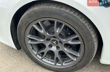 Лифтбек Tesla Model S 2022 в Виннице
