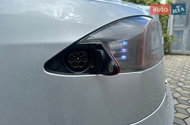 Лифтбек Tesla Model S 2015 в Львове