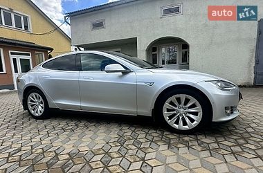 Лифтбек Tesla Model S 2015 в Львове