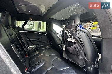 Лифтбек Tesla Model S 2015 в Львове