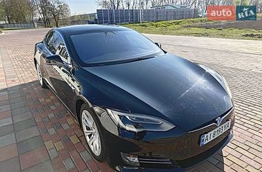 Лифтбек Tesla Model S 2017 в Киеве