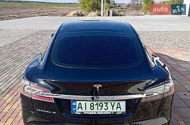 Лифтбек Tesla Model S 2017 в Киеве