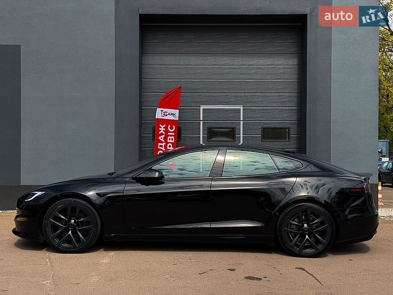 Лифтбек Tesla Model S 2022 в Киеве