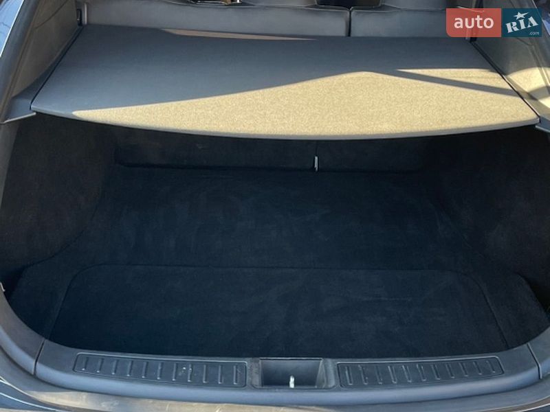 Лифтбек Tesla Model S 2016 в Ровно