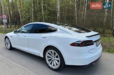 Ліфтбек Tesla Model S 2015 в Києві