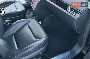 Лифтбек Tesla Model S 2015 в Львове