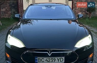 Лифтбек Tesla Model S 2015 в Львове