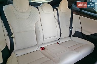 Лифтбек Tesla Model S 2021 в Львове