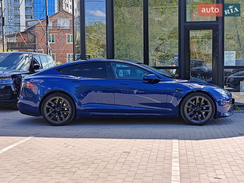 Лифтбек Tesla Model S 2021 в Львове
