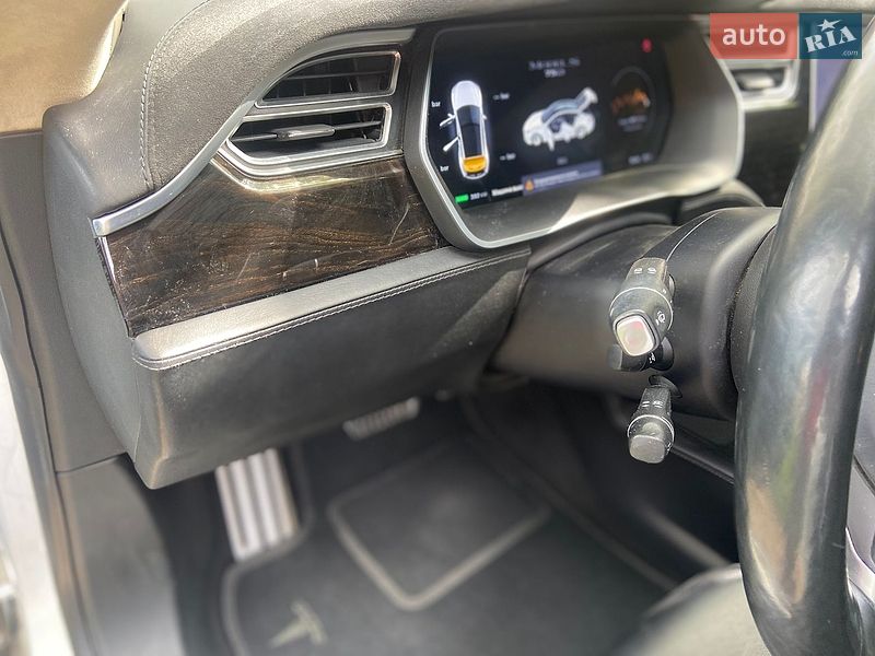 Ліфтбек Tesla Model S 2016 в Миколаєві