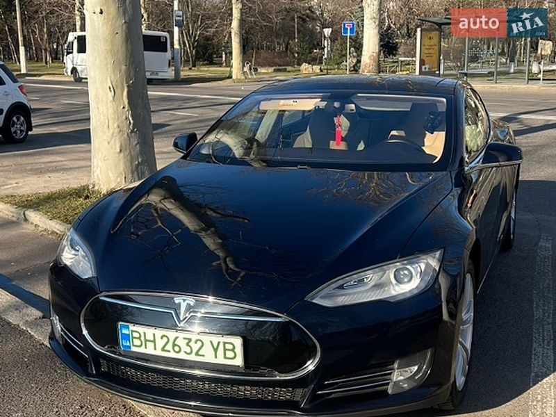 Ліфтбек Tesla Model S 2013 в Одесі