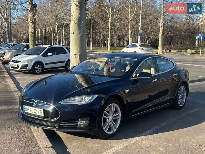 Ліфтбек Tesla Model S 2013 в Одесі