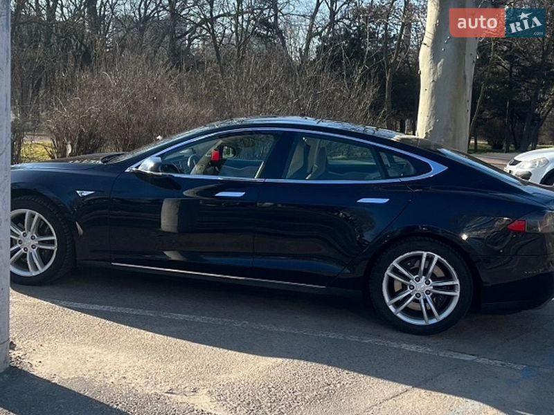 Ліфтбек Tesla Model S 2013 в Одесі