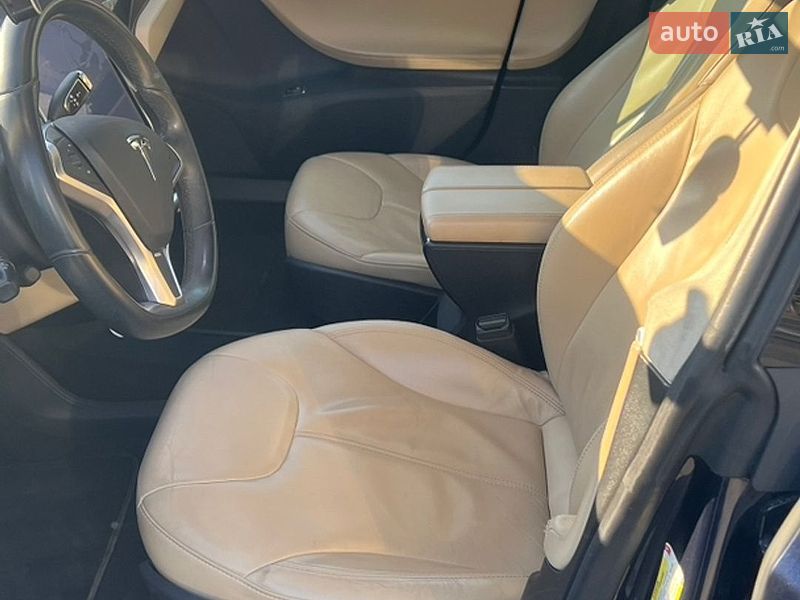 Лифтбек Tesla Model S 2013 в Одессе