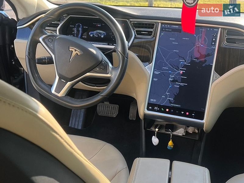 Ліфтбек Tesla Model S 2013 в Одесі
