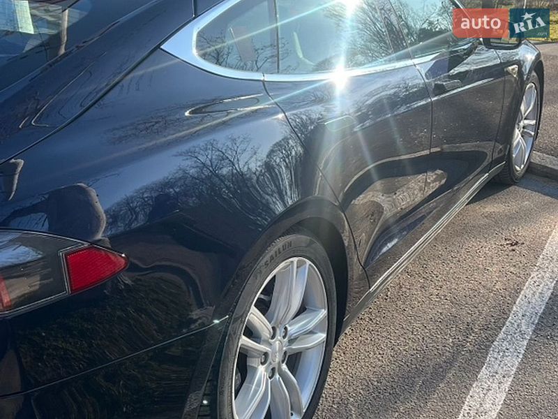 Лифтбек Tesla Model S 2013 в Одессе