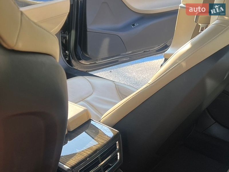 Ліфтбек Tesla Model S 2013 в Одесі