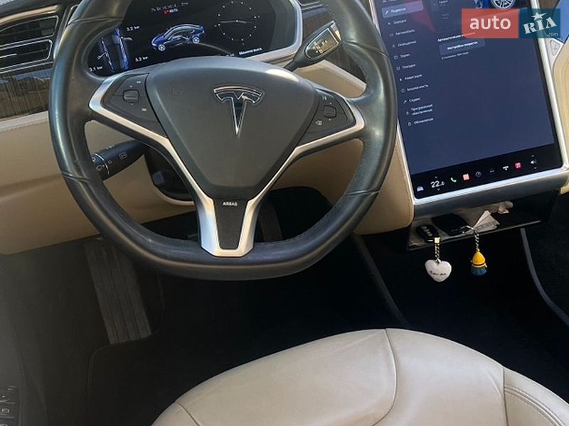 Ліфтбек Tesla Model S 2013 в Одесі