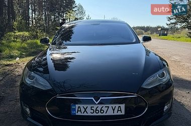 Ліфтбек Tesla Model S 2014 в Валках