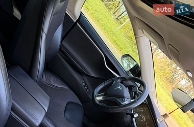 Лифтбек Tesla Model S 2014 в Валках