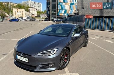 Лифтбек Tesla Model S 2020 в Киеве