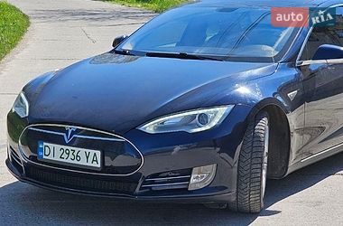 Ліфтбек Tesla Model S 2013 в Чернівцях