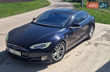 Ліфтбек Tesla Model S 2013 в Чернівцях