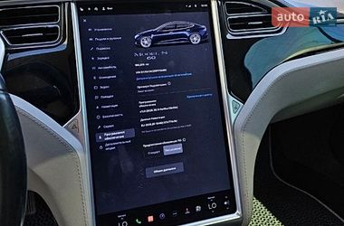 Ліфтбек Tesla Model S 2013 в Чернівцях