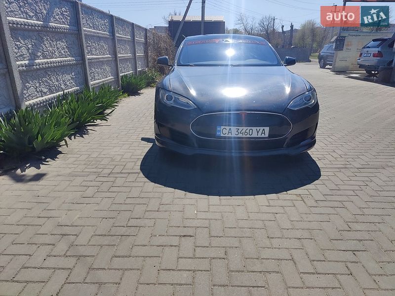 Лифтбек Tesla Model S 2014 в Черкассах
